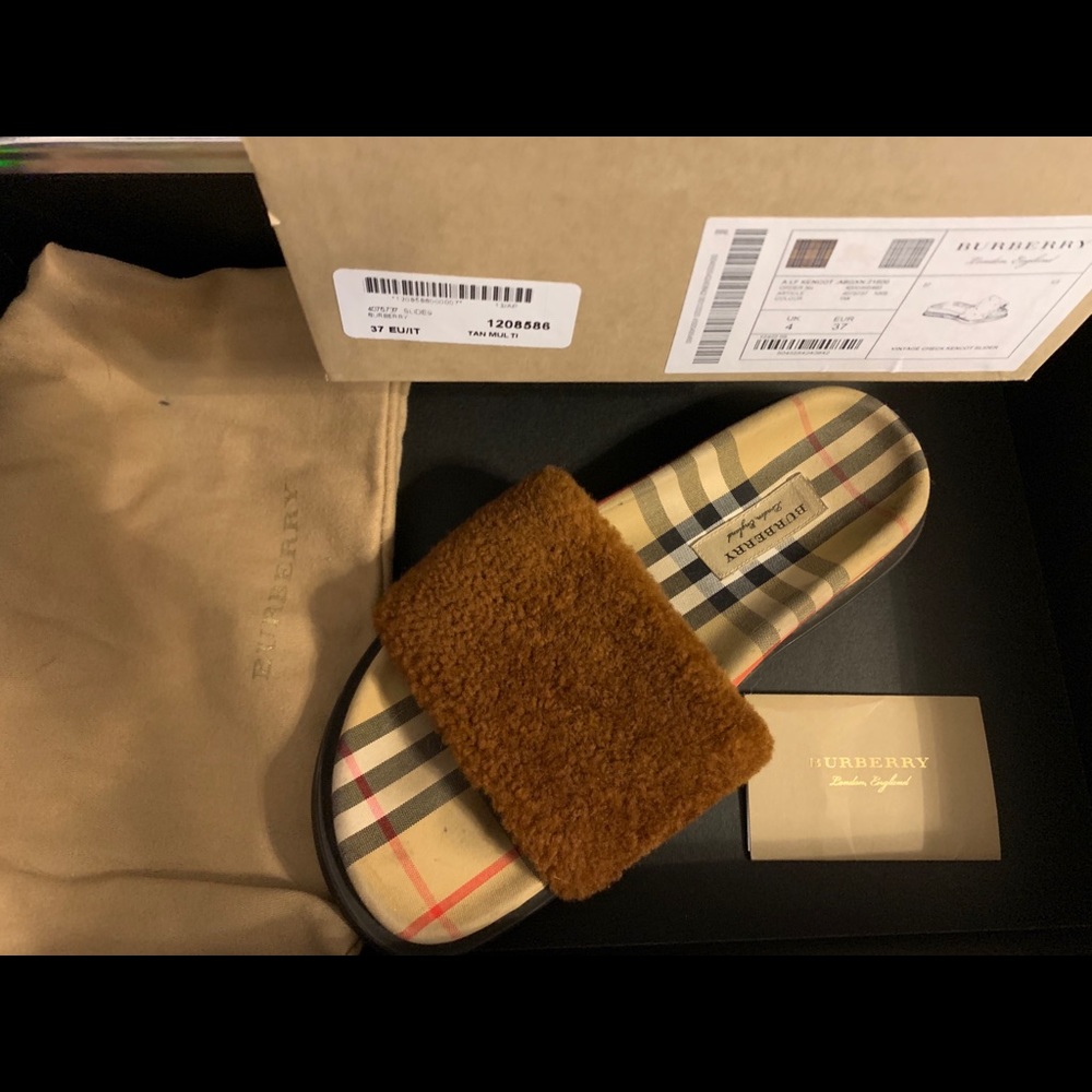 COPY - Burberry slides